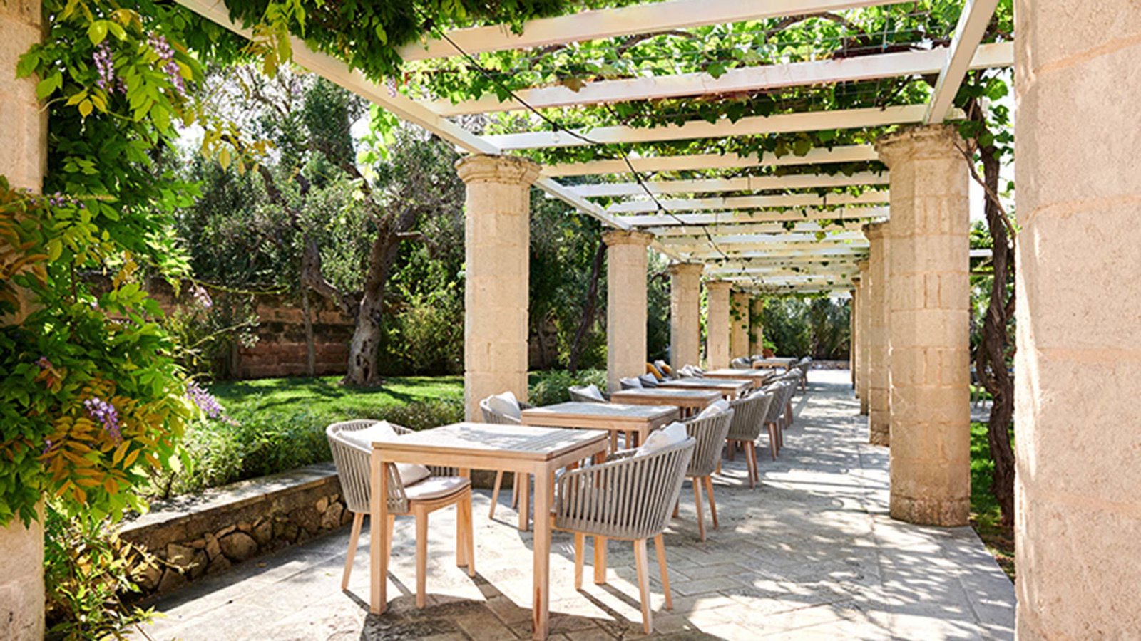 Masseria Antonio Augusto, at the table