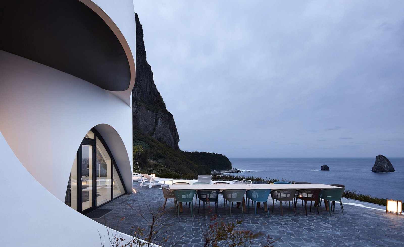 Kosmos Ulleungdo, at the table