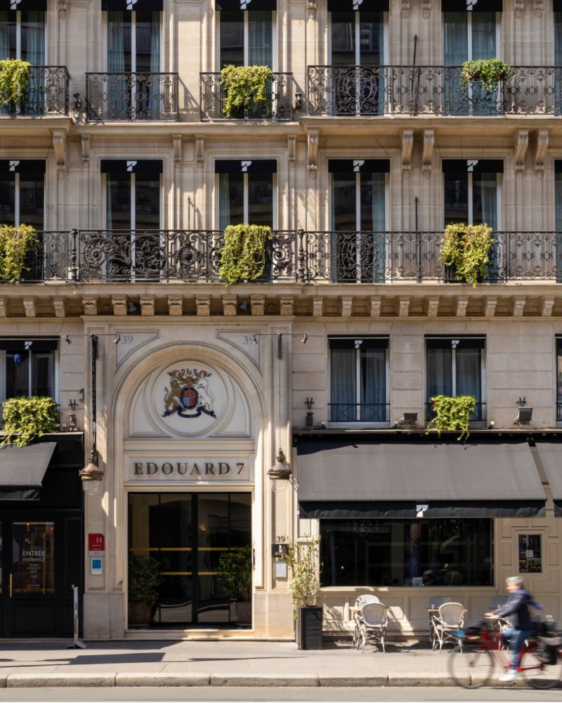 Hôtel Edouard VII — backstory