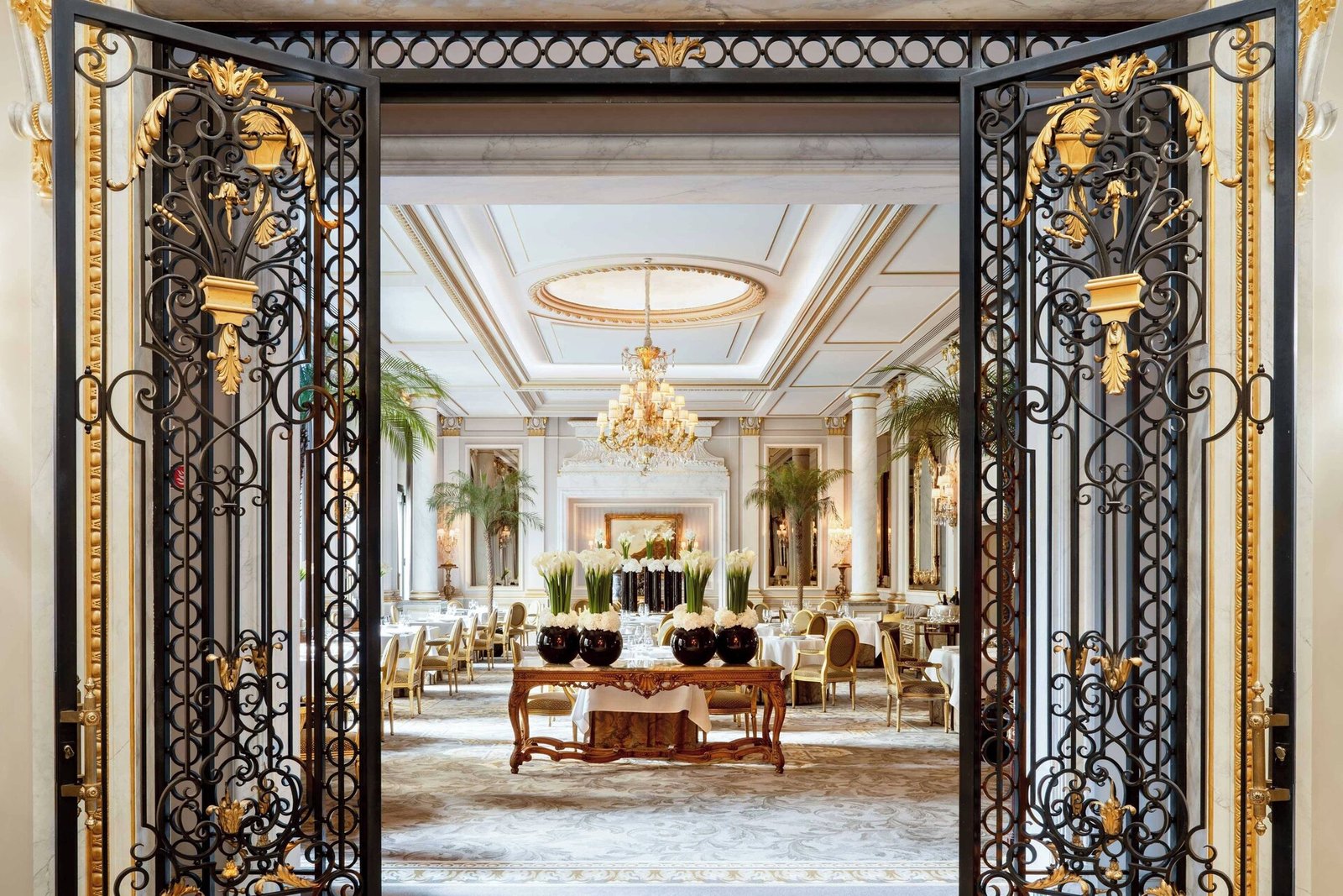 Four Seasons Hotel George V — eat & drink