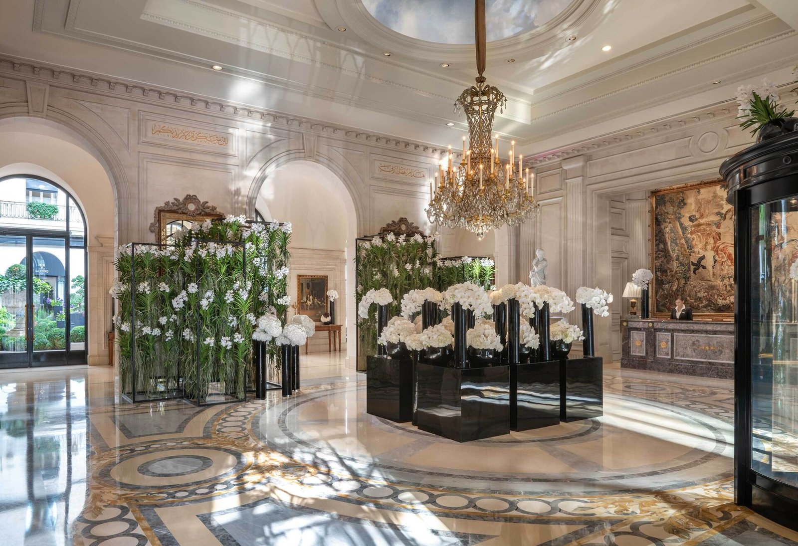 Four Seasons Hotel George V — vibe