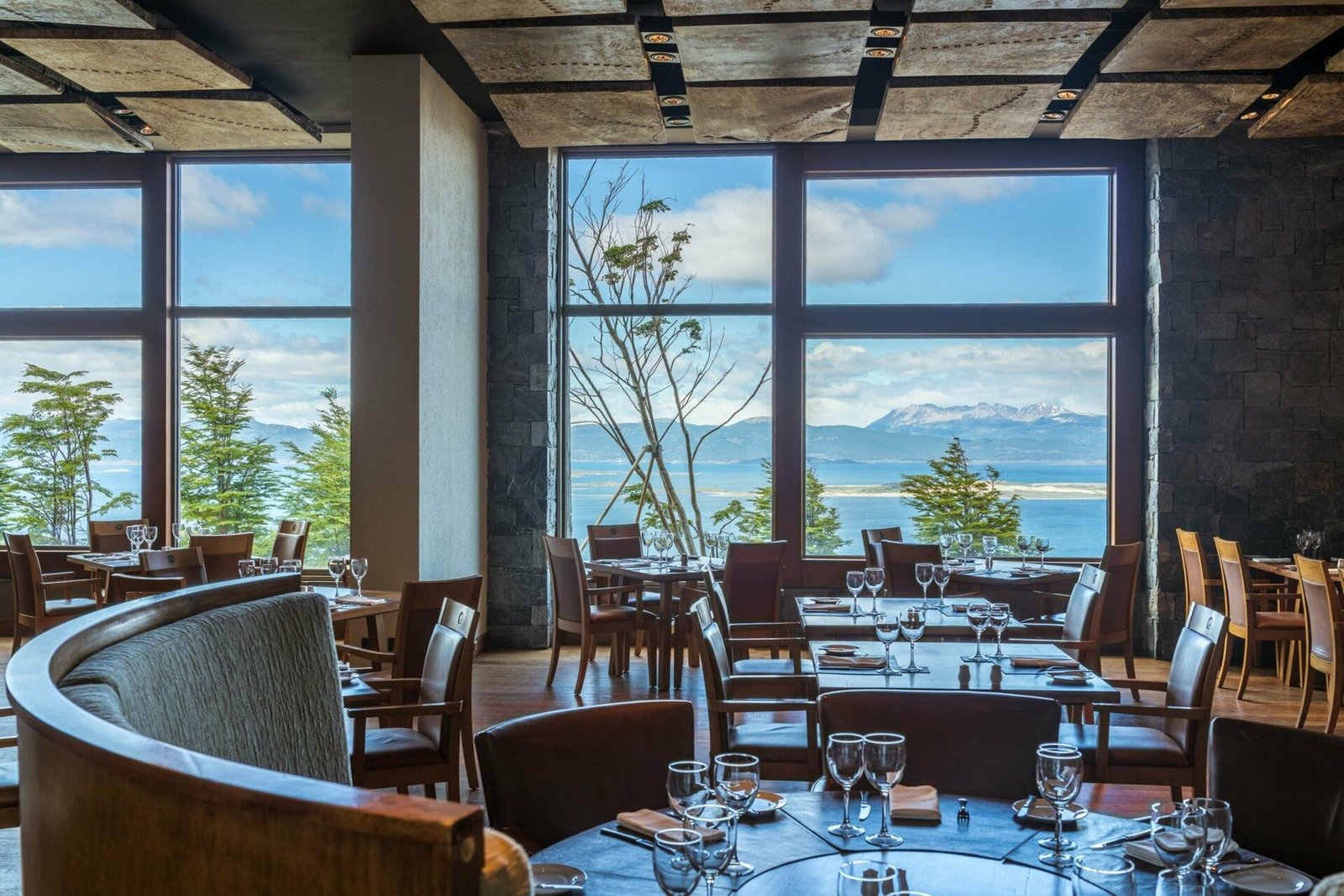 Arakur Ushuaia Resort & Spa, at the table