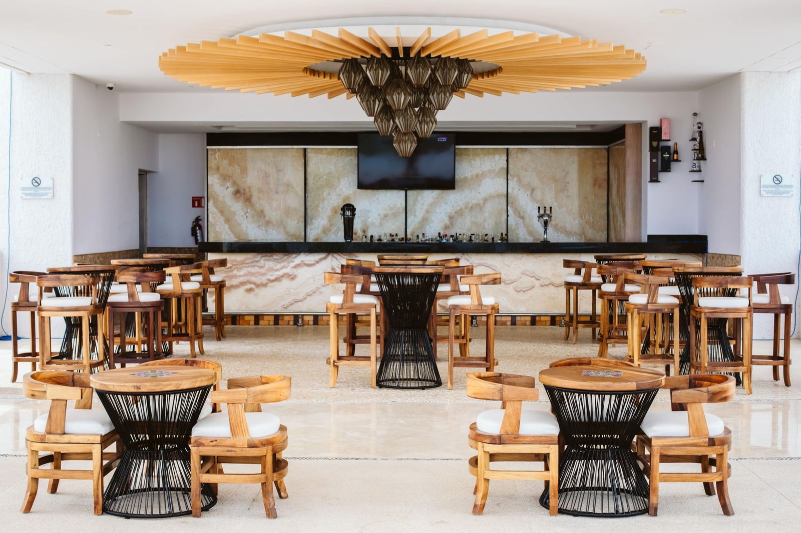 Marquis Los Cabos, at the table