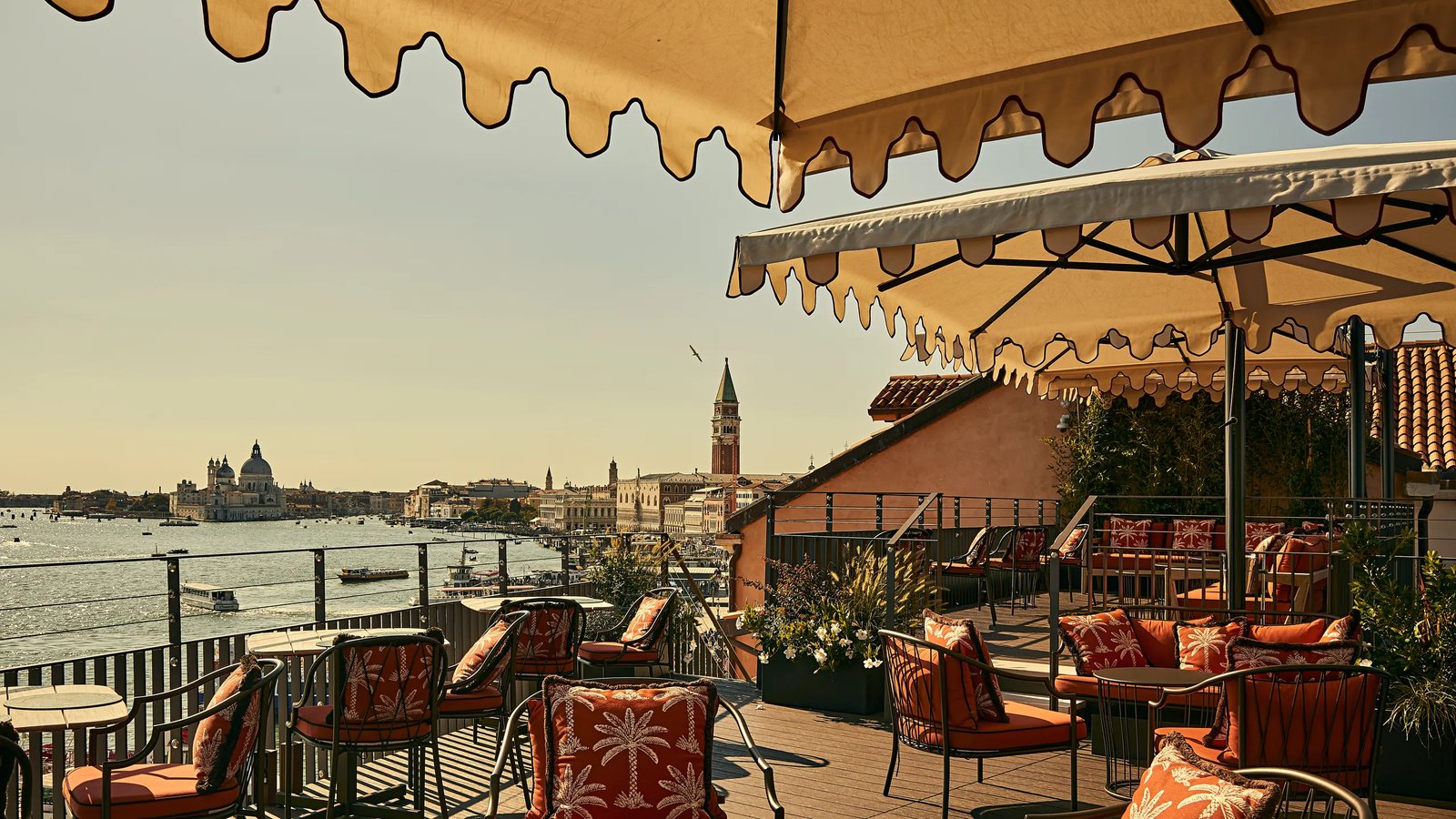 Hotel Gabrielli, at the table