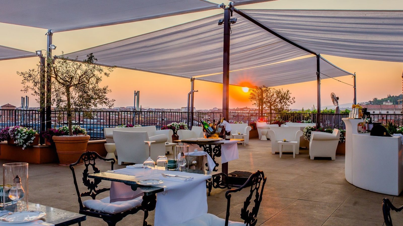 Hotel Due Torri, rooftop gourmet grill restaurant