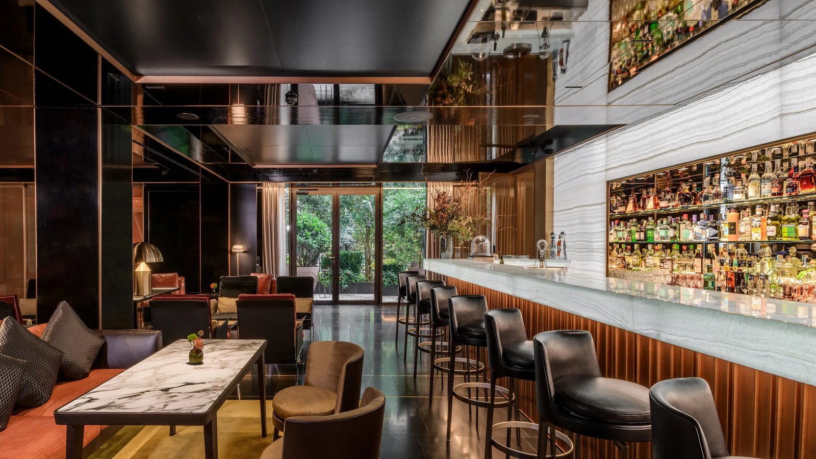 Bulgari Hotel Paris, the bulgari bar