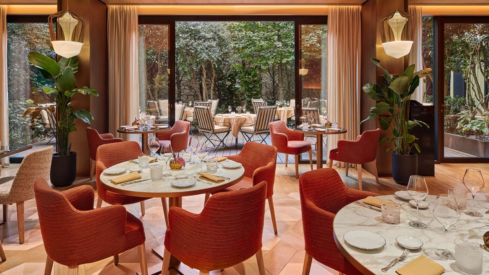 Bulgari Hotel Paris, at the table