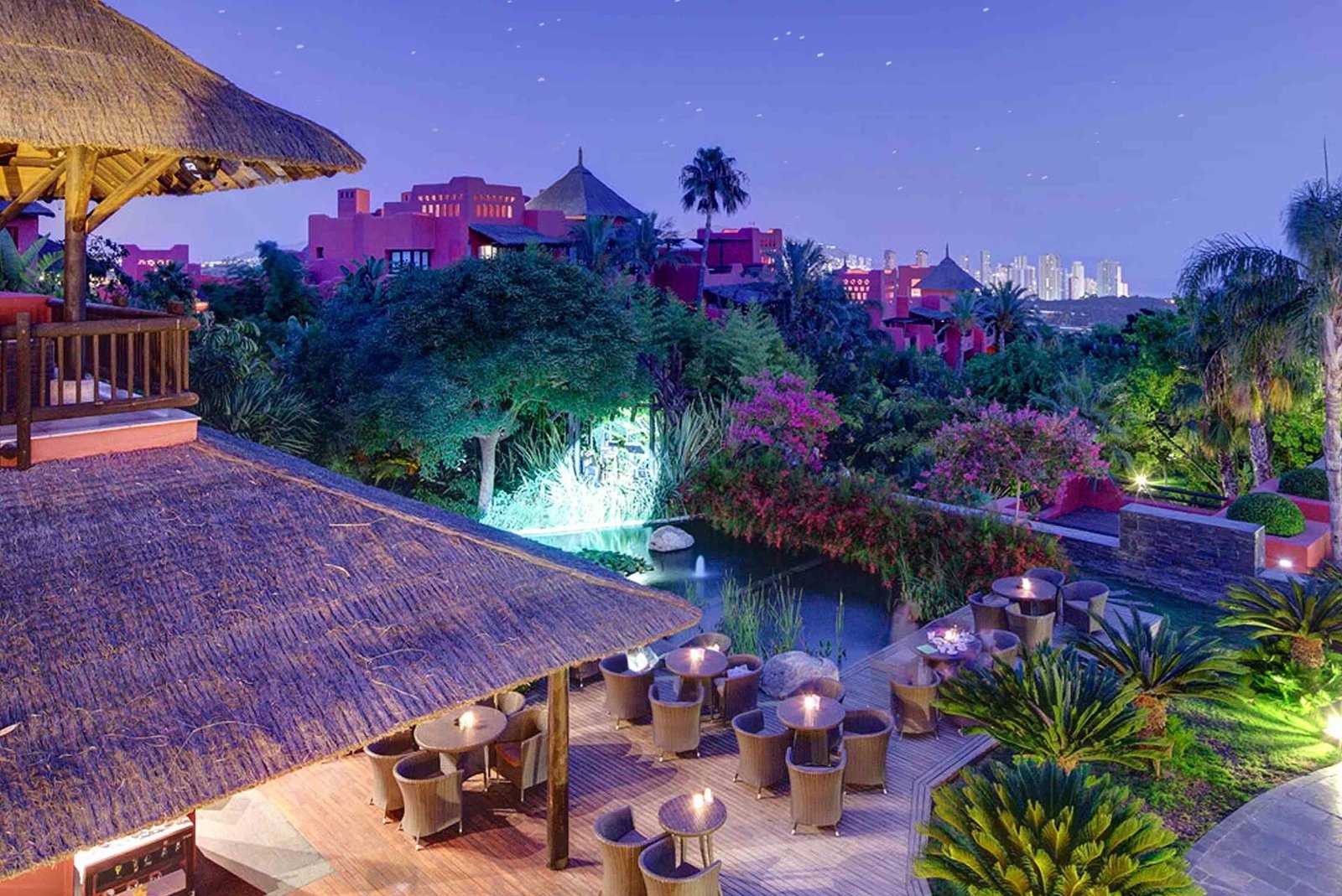 Asia Gardens Hotel & Thai Spa, lobby bar