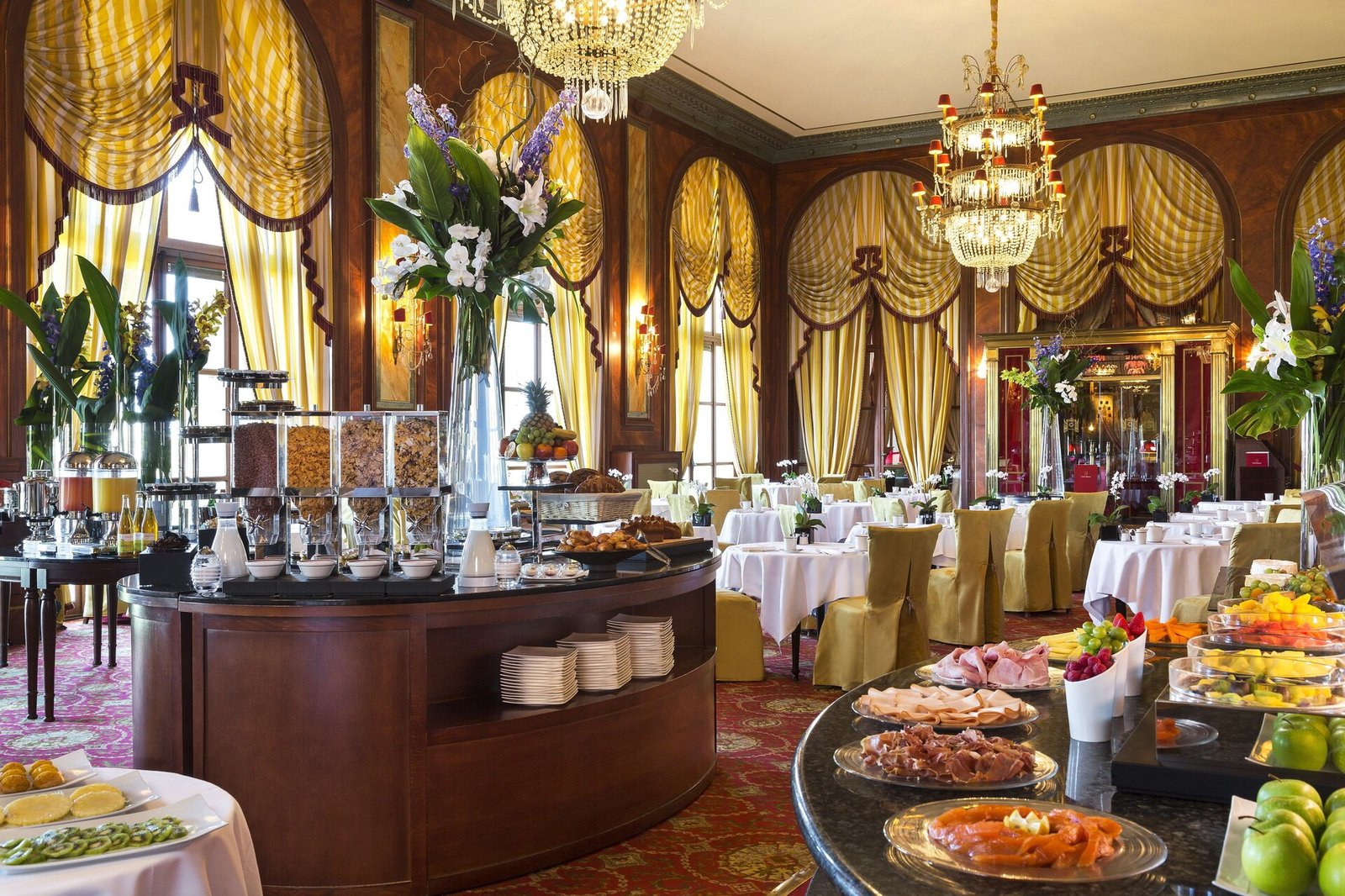 Royal Barriere Hotel, at the table