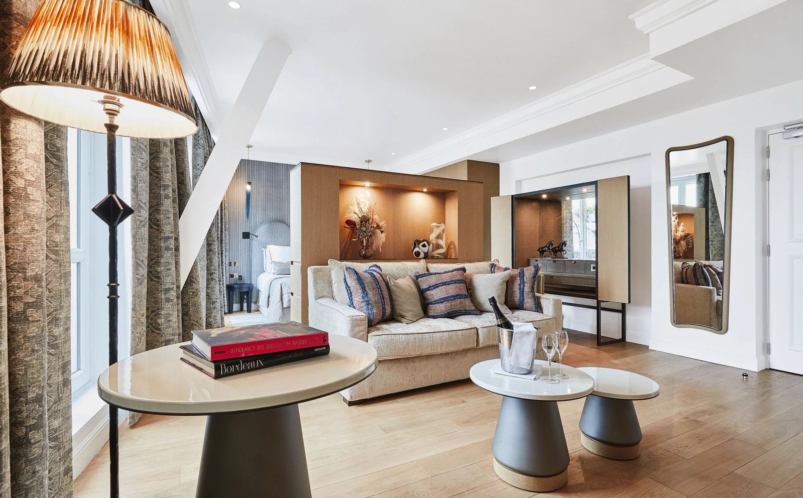Grand Hôtel du Palais Royal — vibe