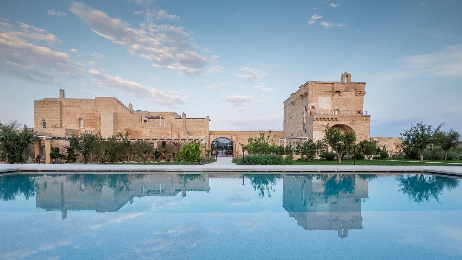 Masseria Donna Menga, the pool