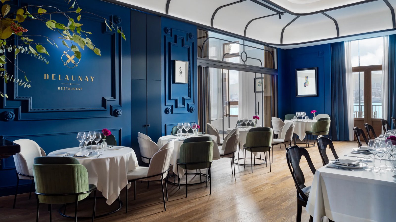 Palacio Arriluce Hotel, at the table
