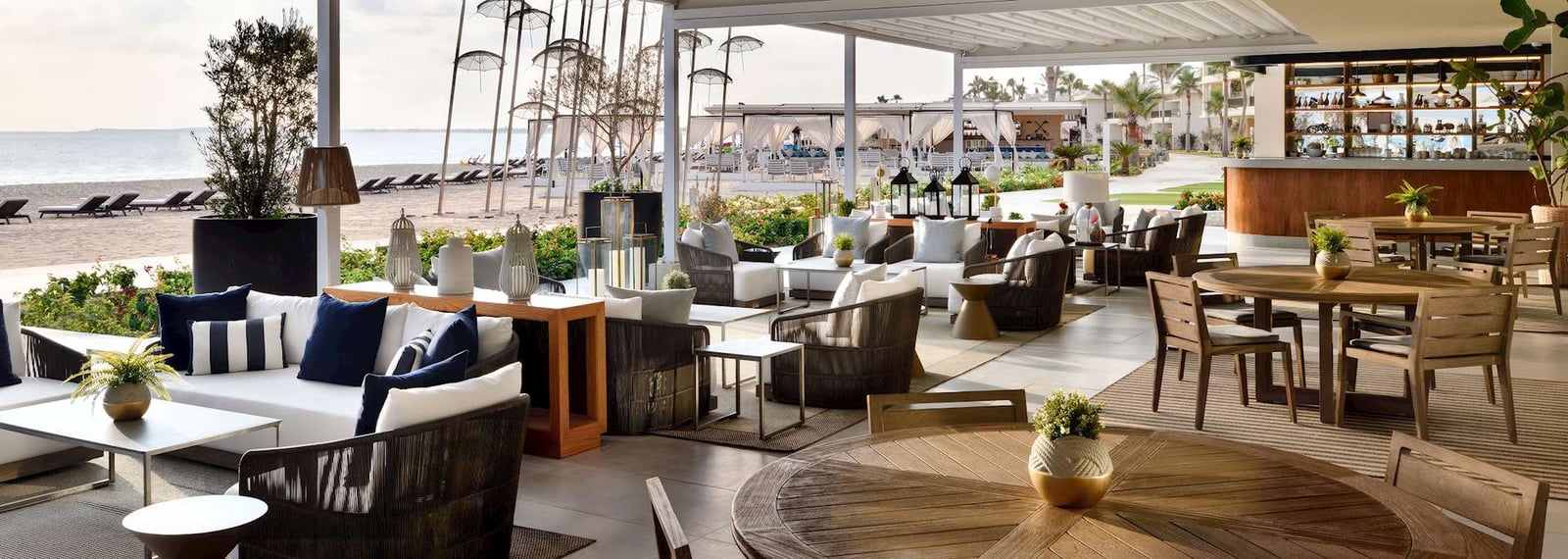 Al Alamein Hotel, at the table