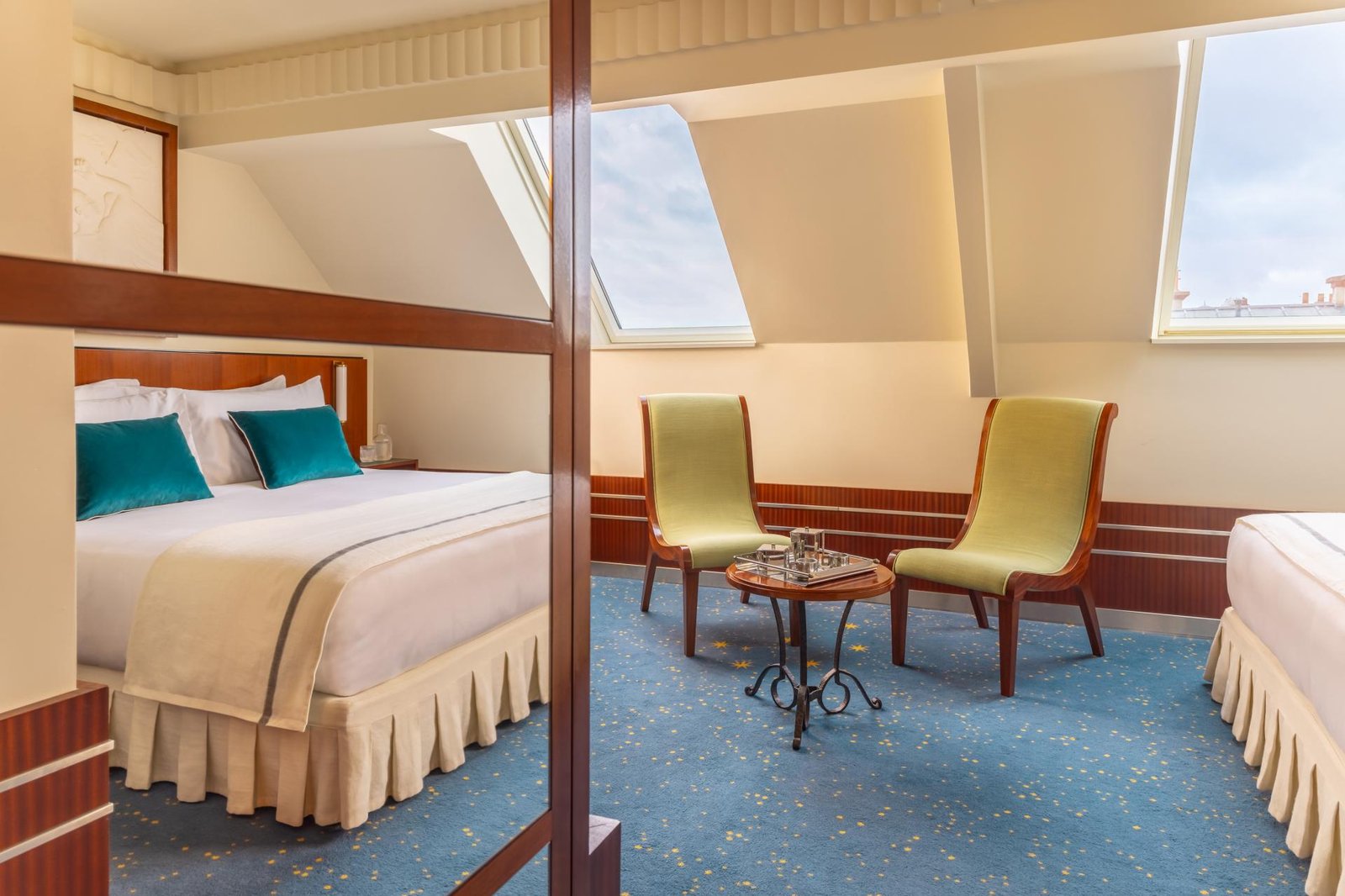 Hôtel des Grands Voyageurs — rooms