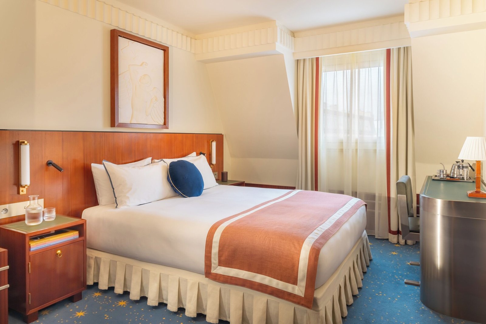 Hôtel des Grands Voyageurs — rooms