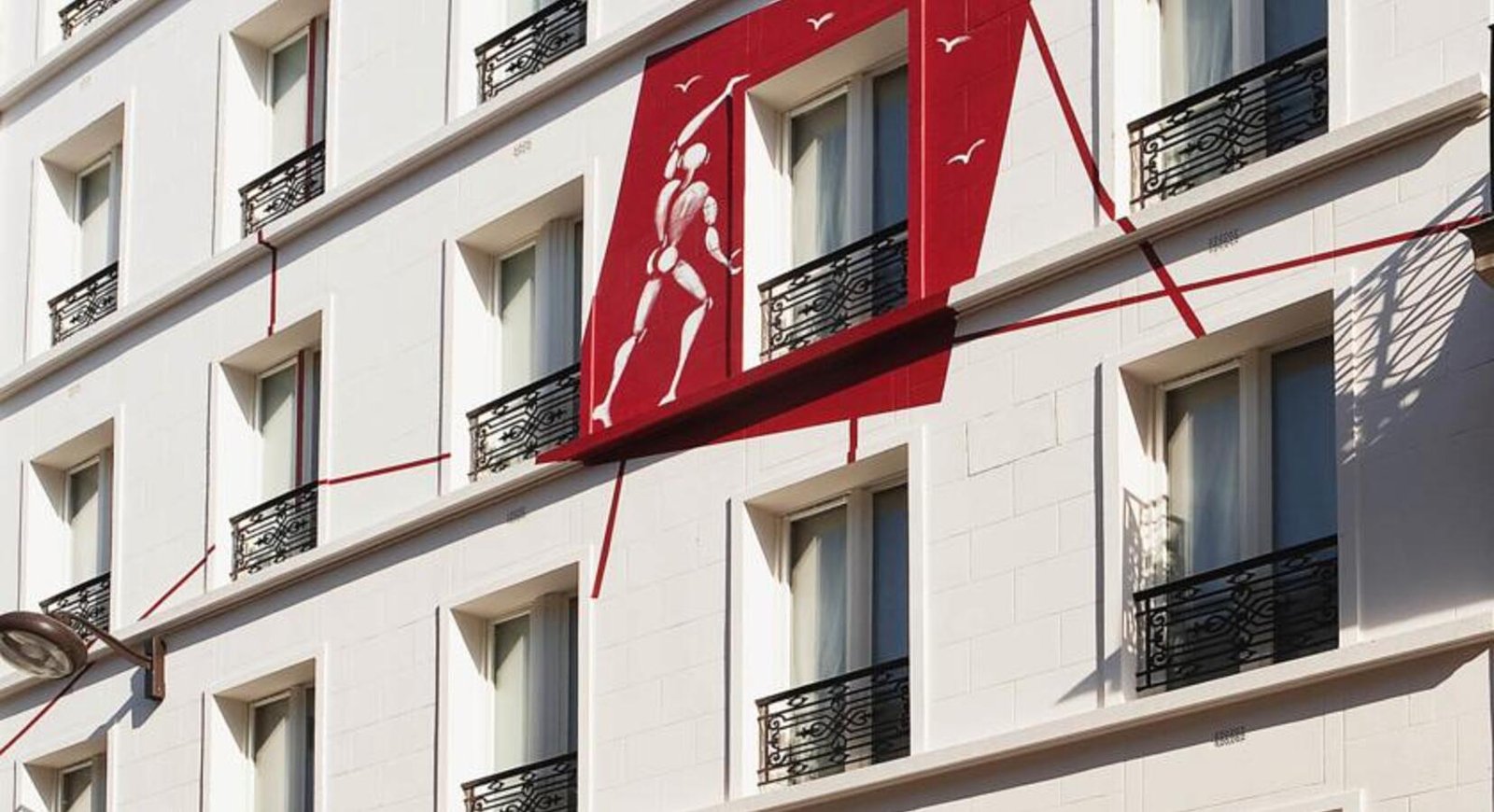 Hôtel des Académies et des Arts, how it began