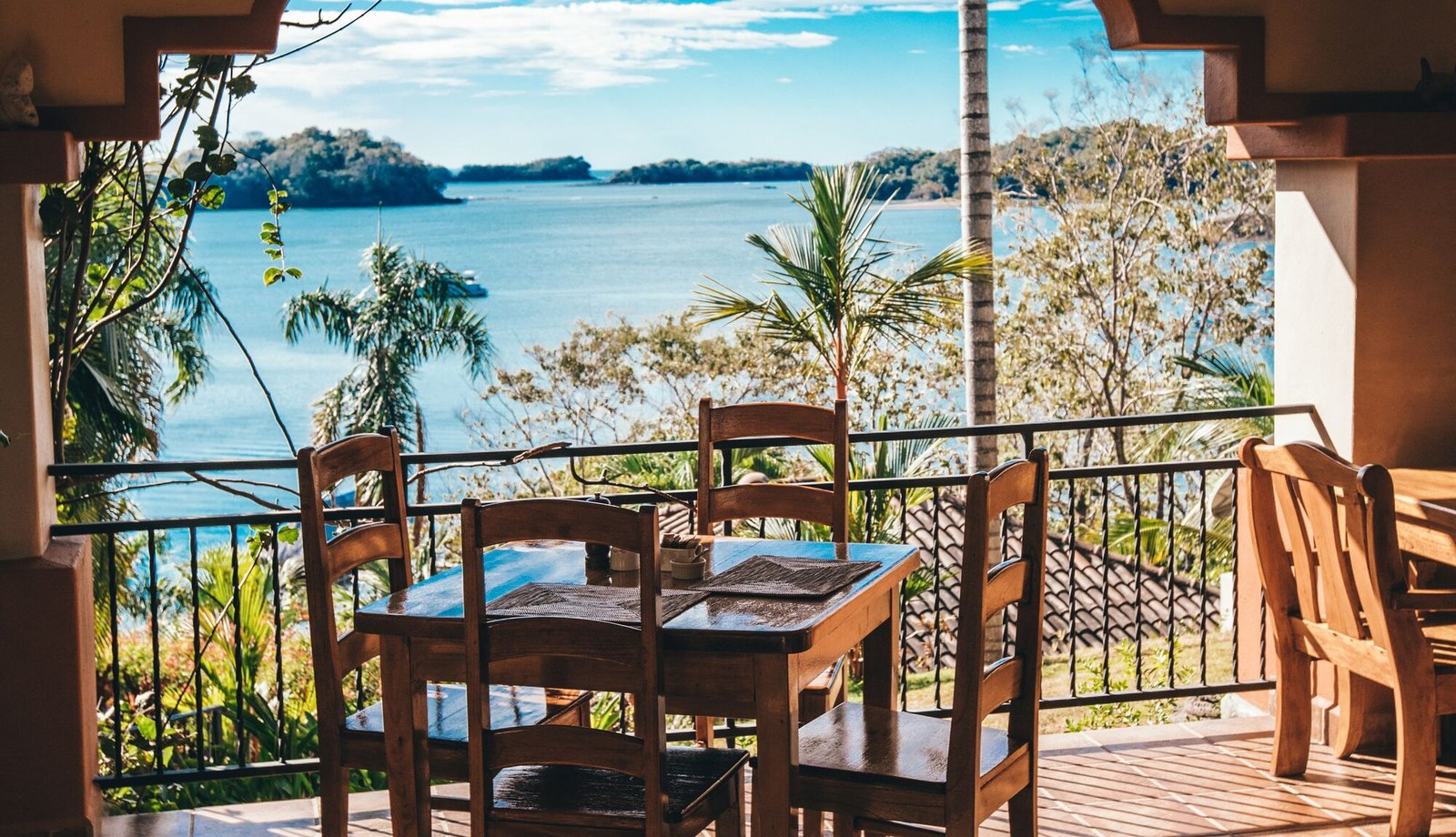 Islas Secas Resort, eat & drink