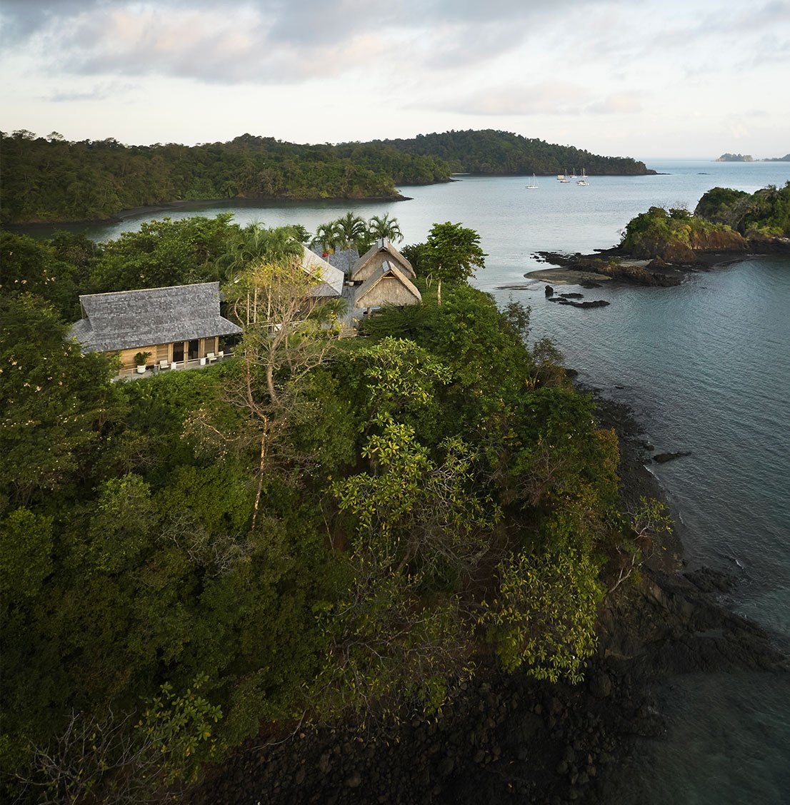 Islas Secas Resort, backstory
