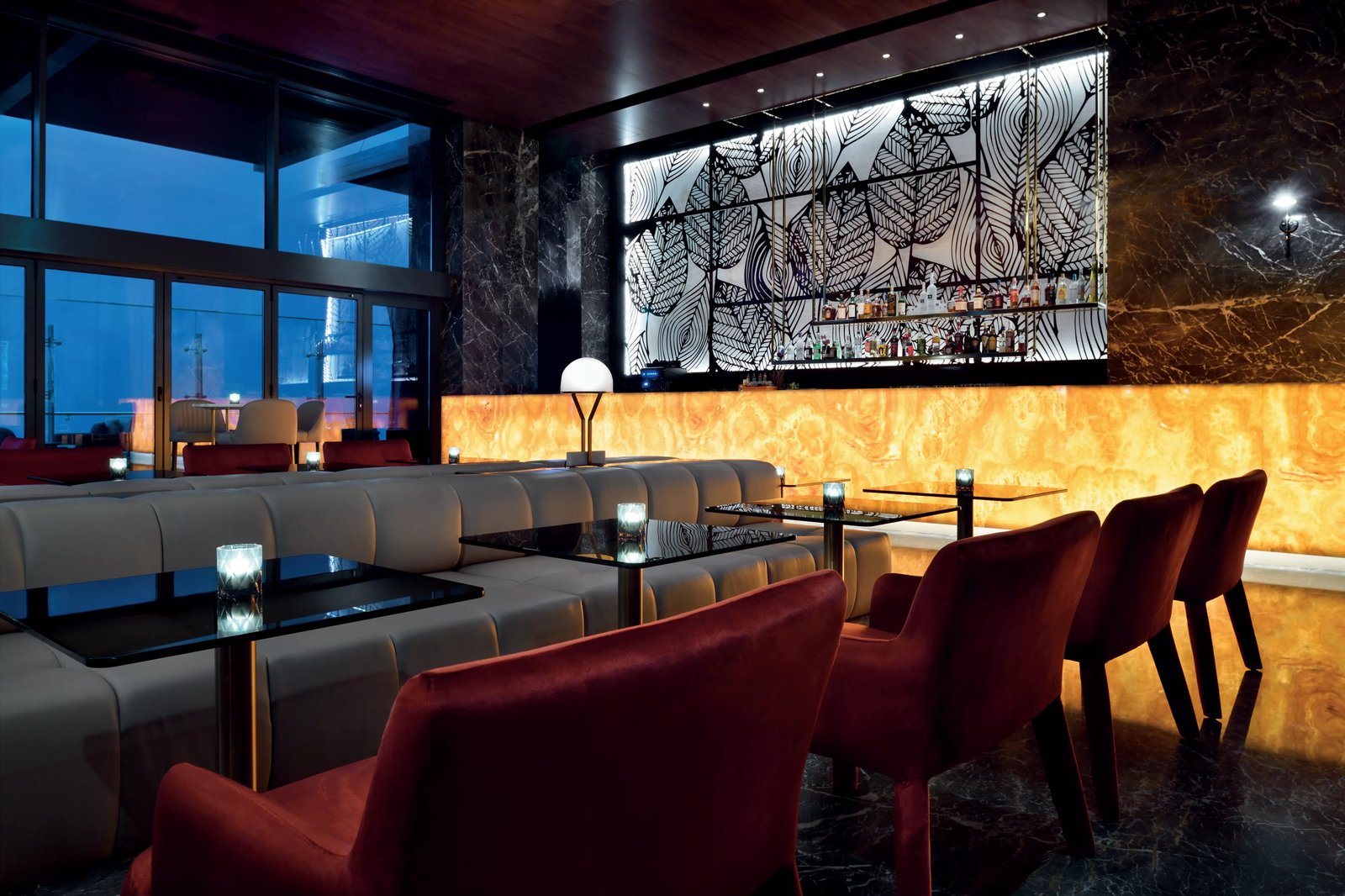 Grand Plaza Mövenpick Media City, eat & drink