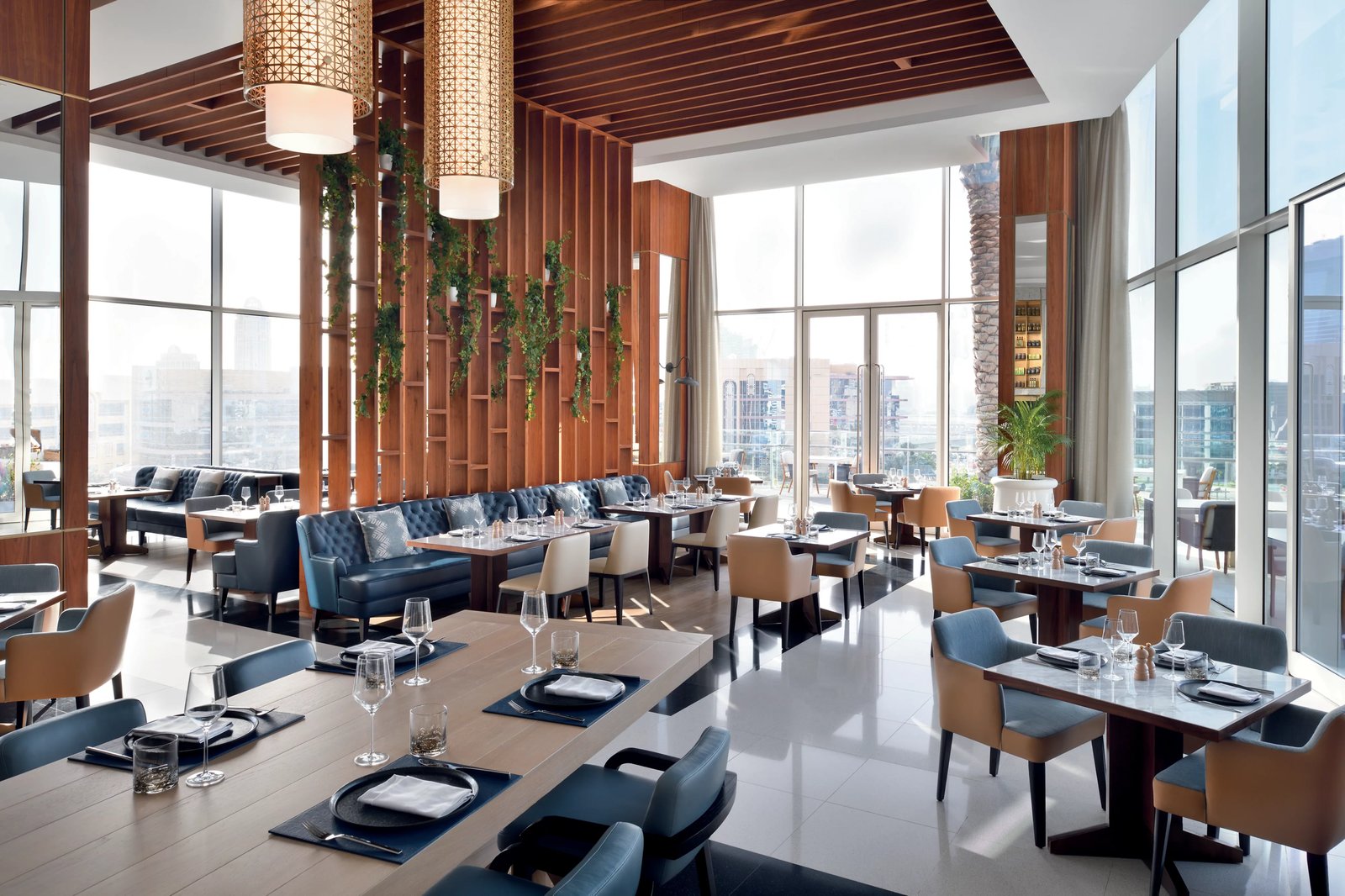 Grand Plaza Mövenpick Media City, eat & drink