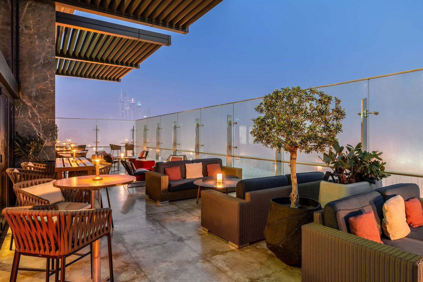 Grand Plaza Mövenpick Media City, eat & drink