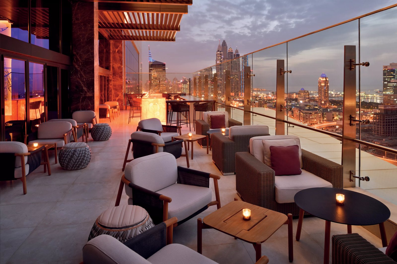 Grand Plaza Mövenpick Media City, eat & drink