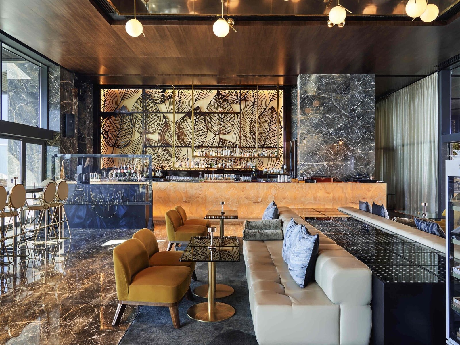 Grand Plaza Mövenpick Media City, eat & drink
