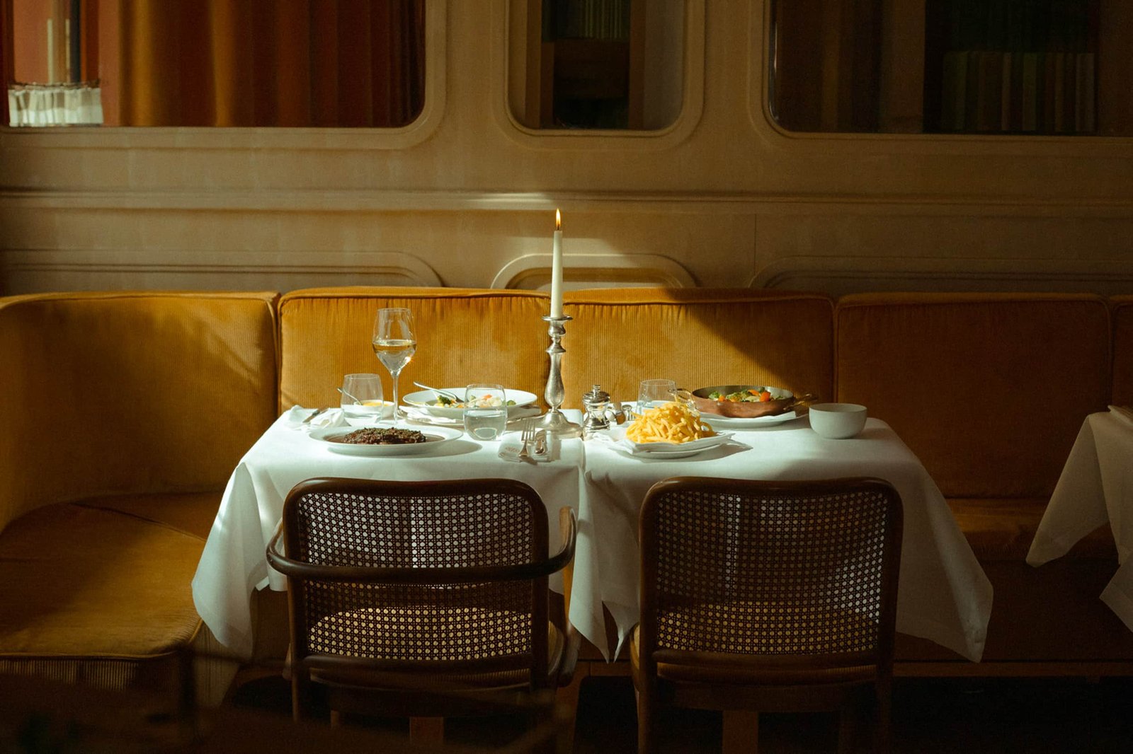 Nolinski Paris, at the table