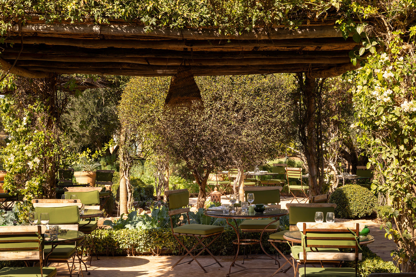 Palais Ronsard, eat & drink