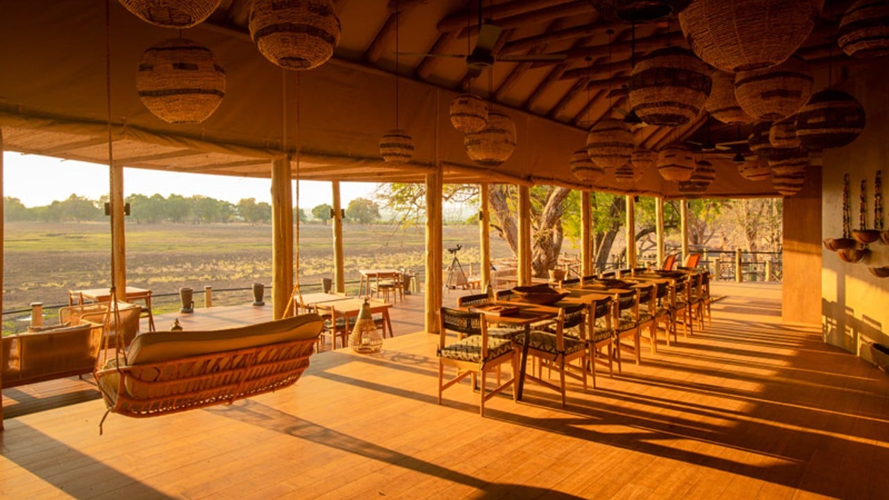 Puku Ridge Camp, eat & drink