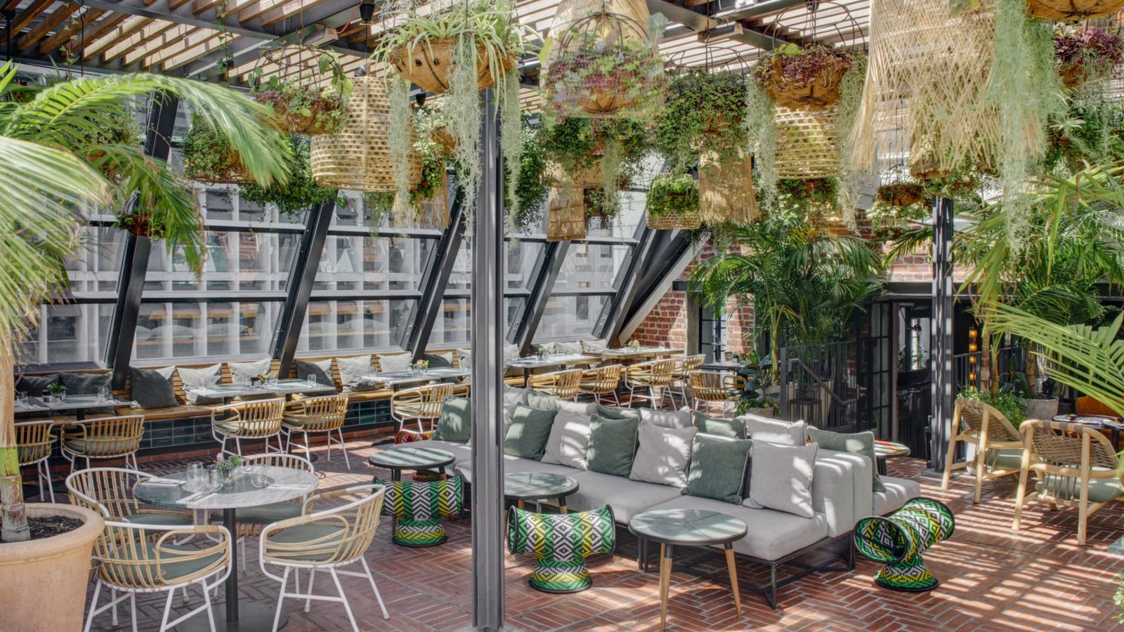 Gorgeous George Hotel, gigi rooftop