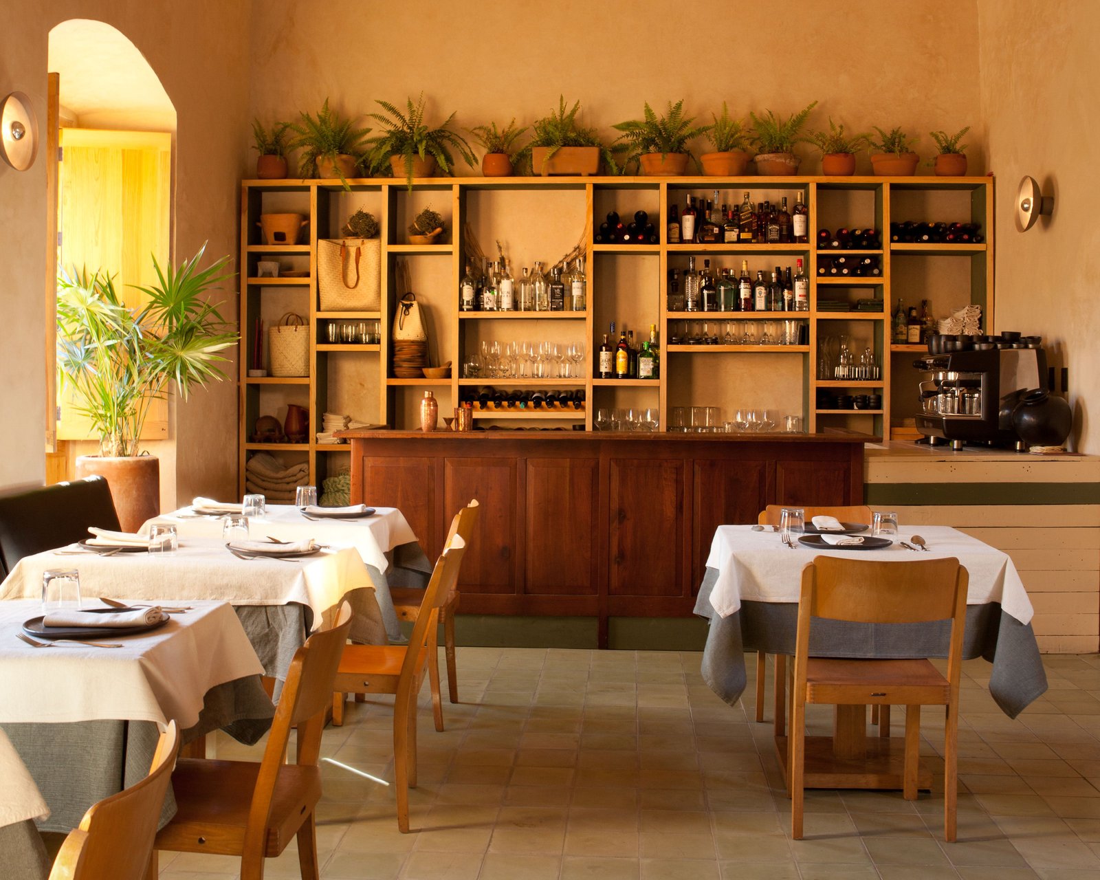 Hotel Escondido, eat & drink