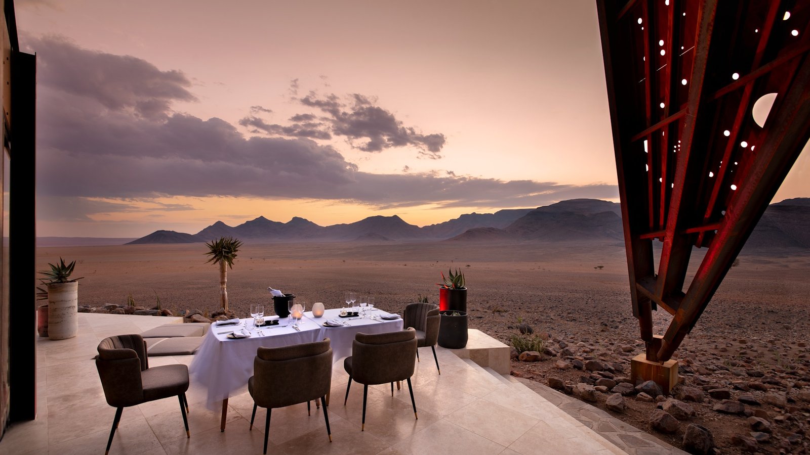 andBeyond Sossusvlei Desert Lodge, eat & drink