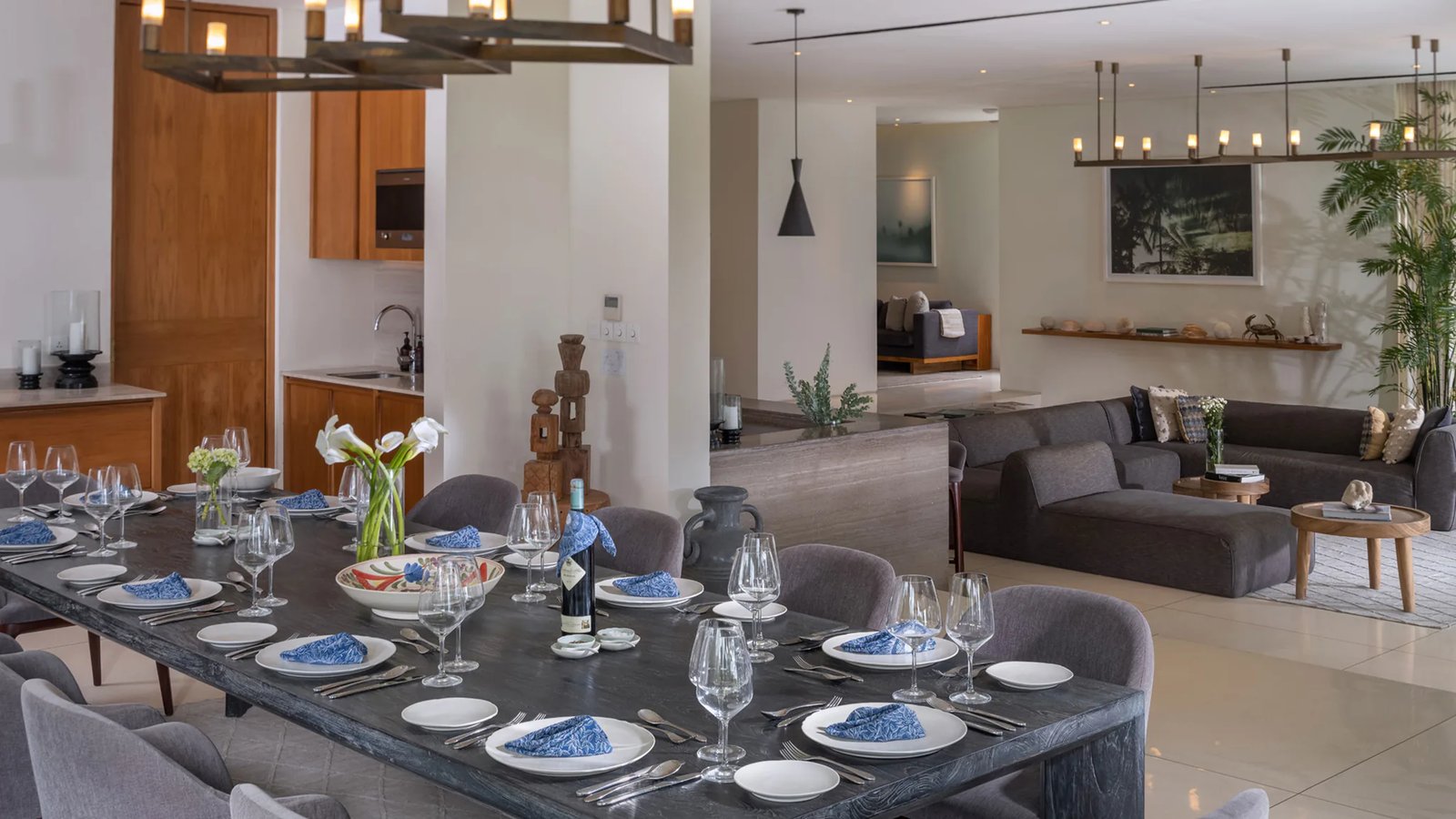 Noku Beach House, at the table