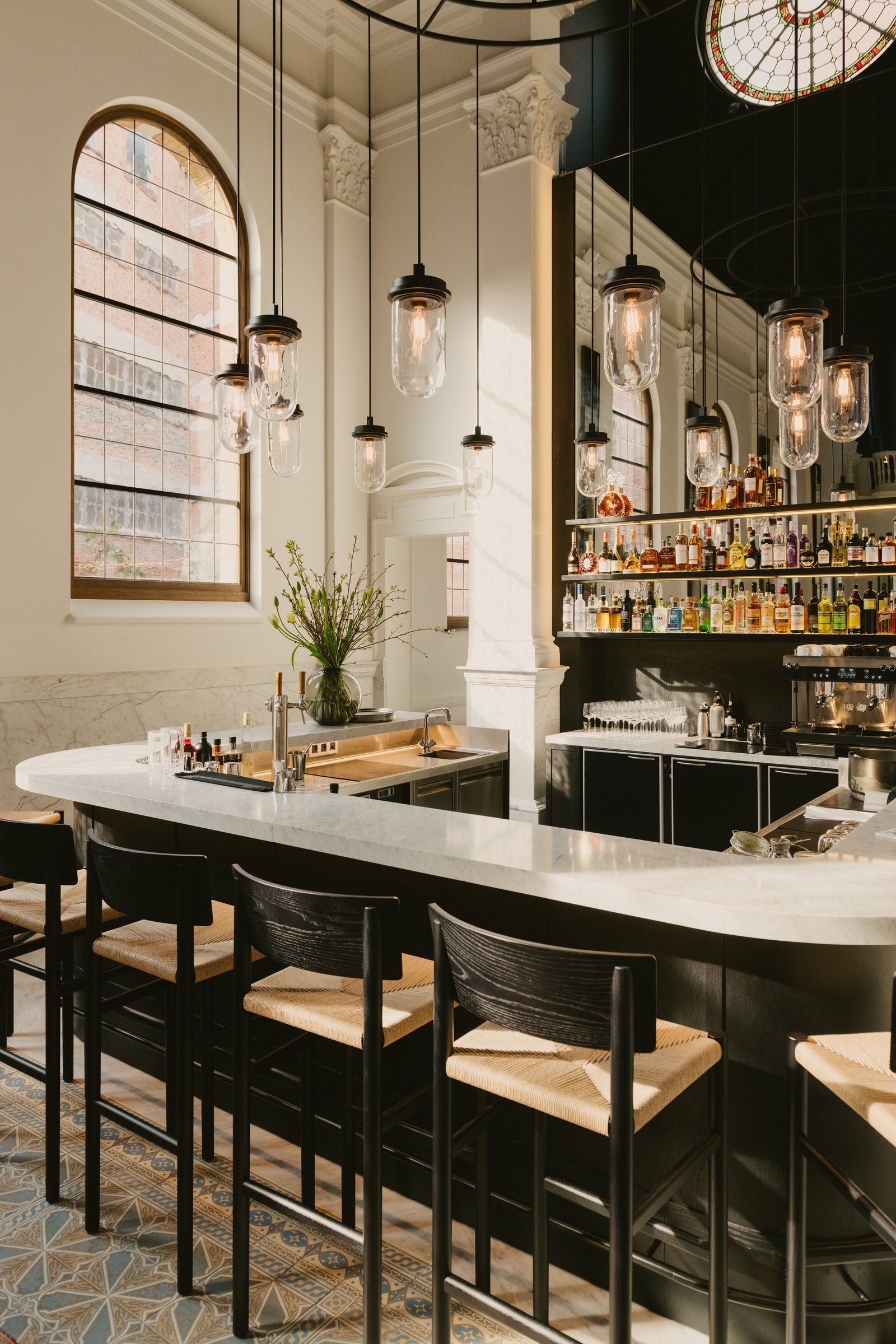August, august bar & lounge