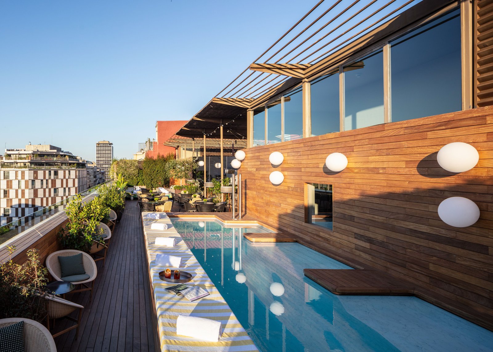 Sir Victor Hotel, the pool
