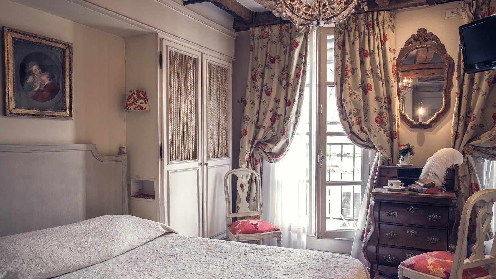 Le Caron de Beaumarchais — rooms
