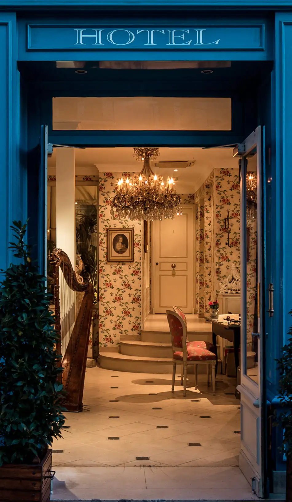 Le Caron de Beaumarchais — backstory