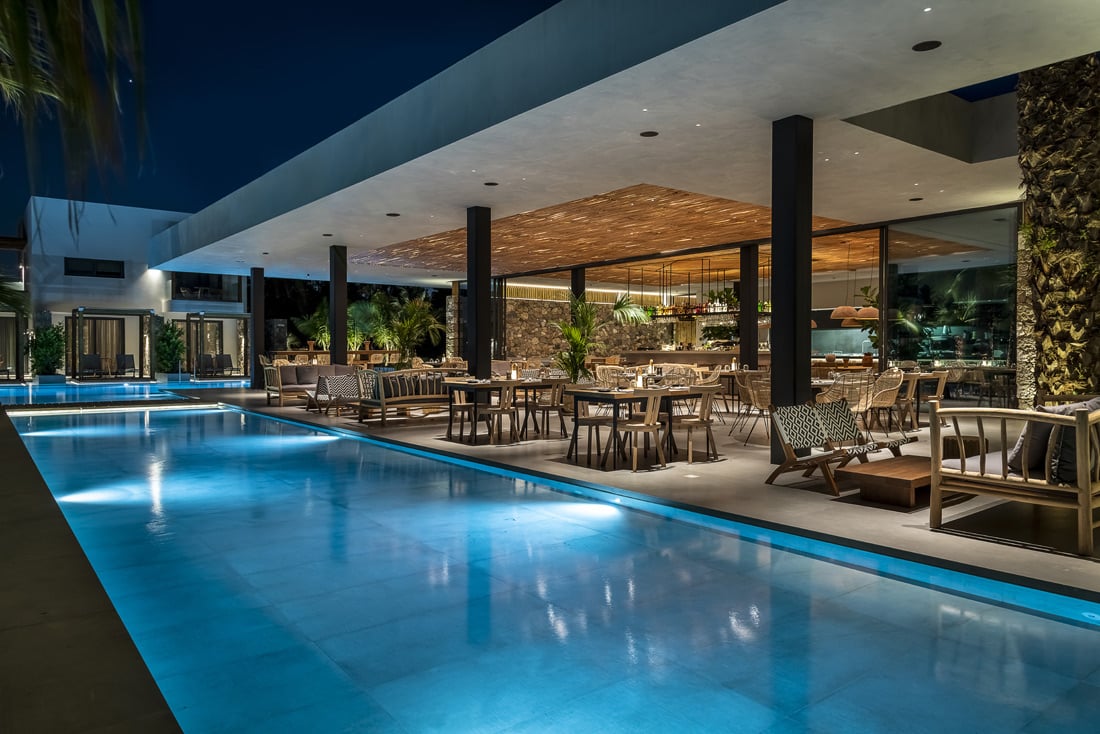Caravia Beach Hotel, maina restaurant & gastro bar