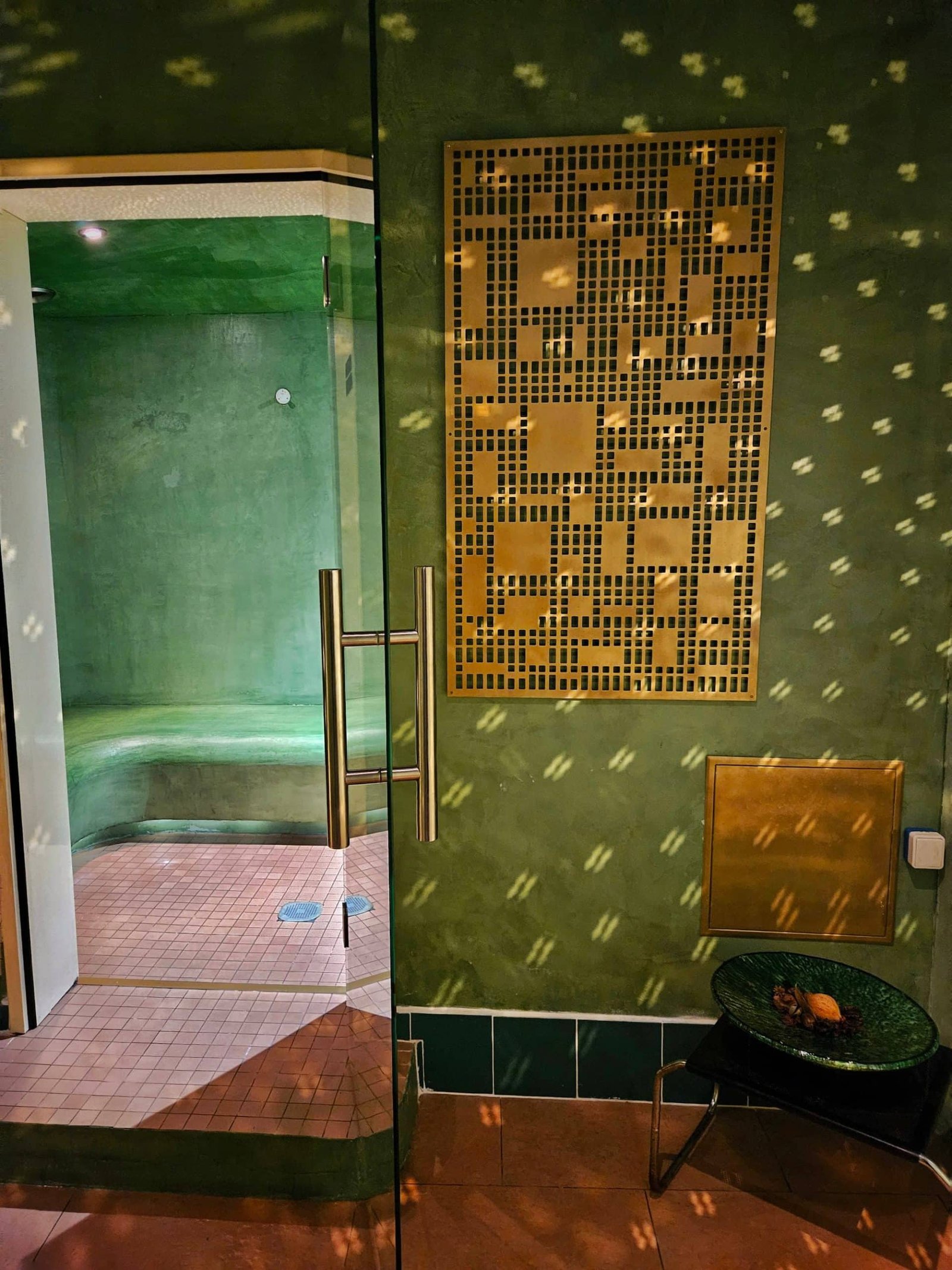 La Nouvelle République, the spa