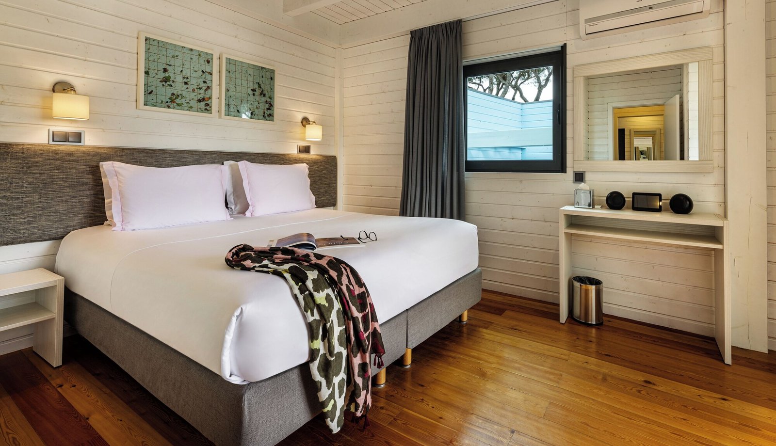 The Magnolia Hotel, rooms