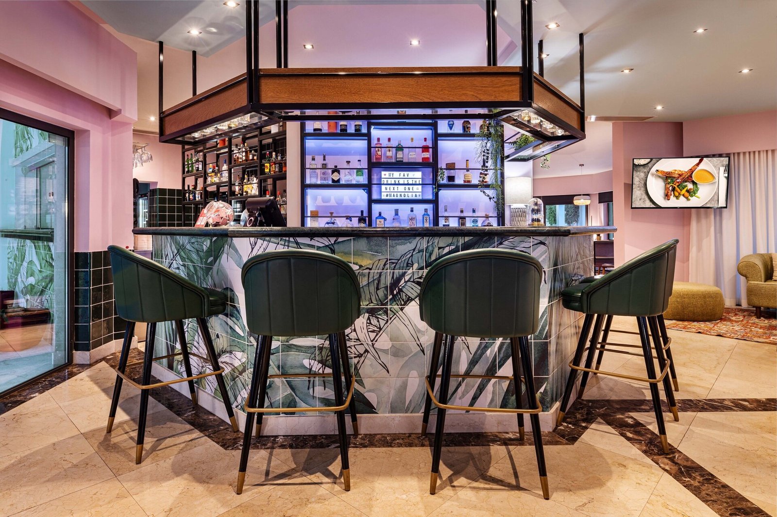 The Magnolia Hotel, eat & drink