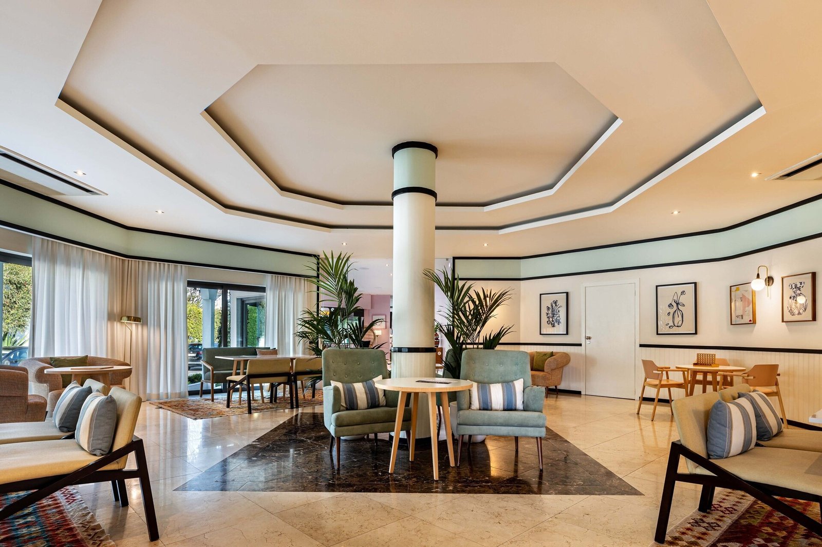 The Magnolia Hotel, vibe