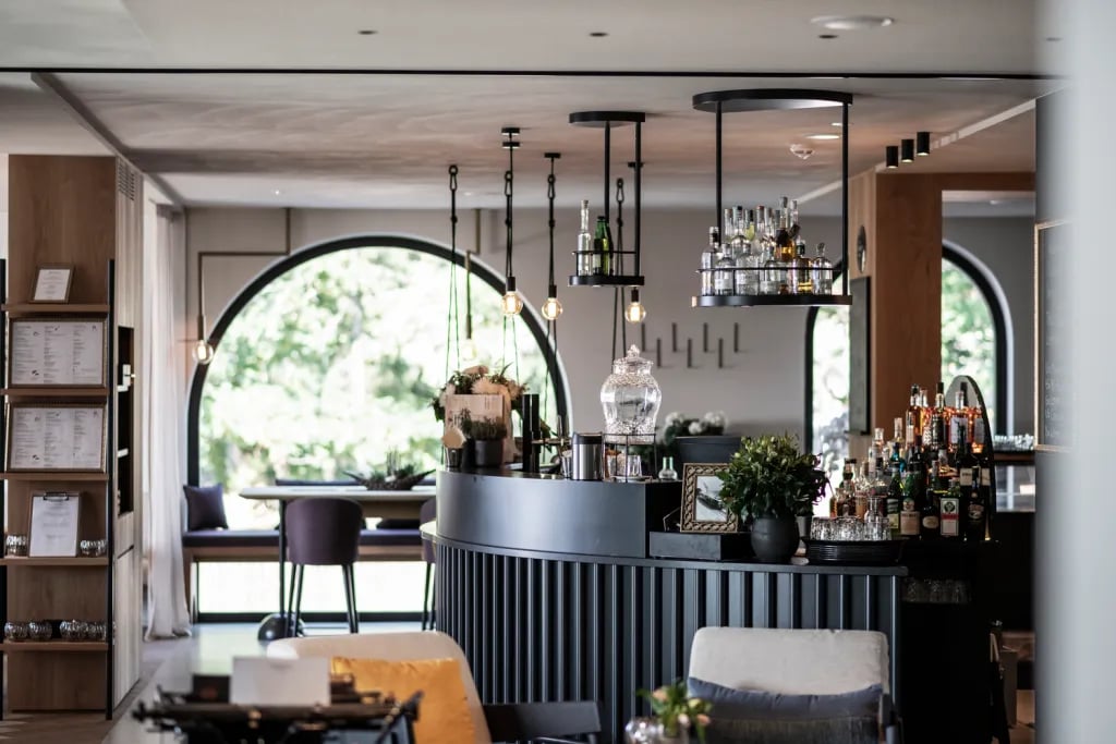 Gloriette Guesthouse, at the table