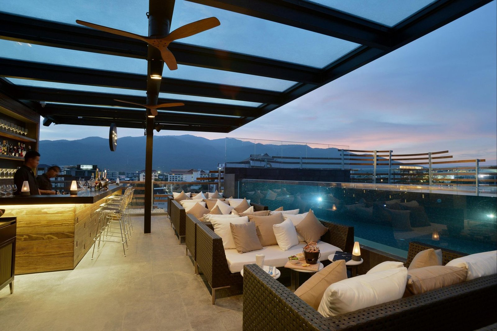 AMANOR Hotel Chiang Mai, arise rooftop bar