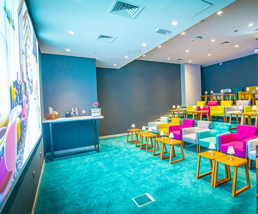 Studio One Hotel, vibe