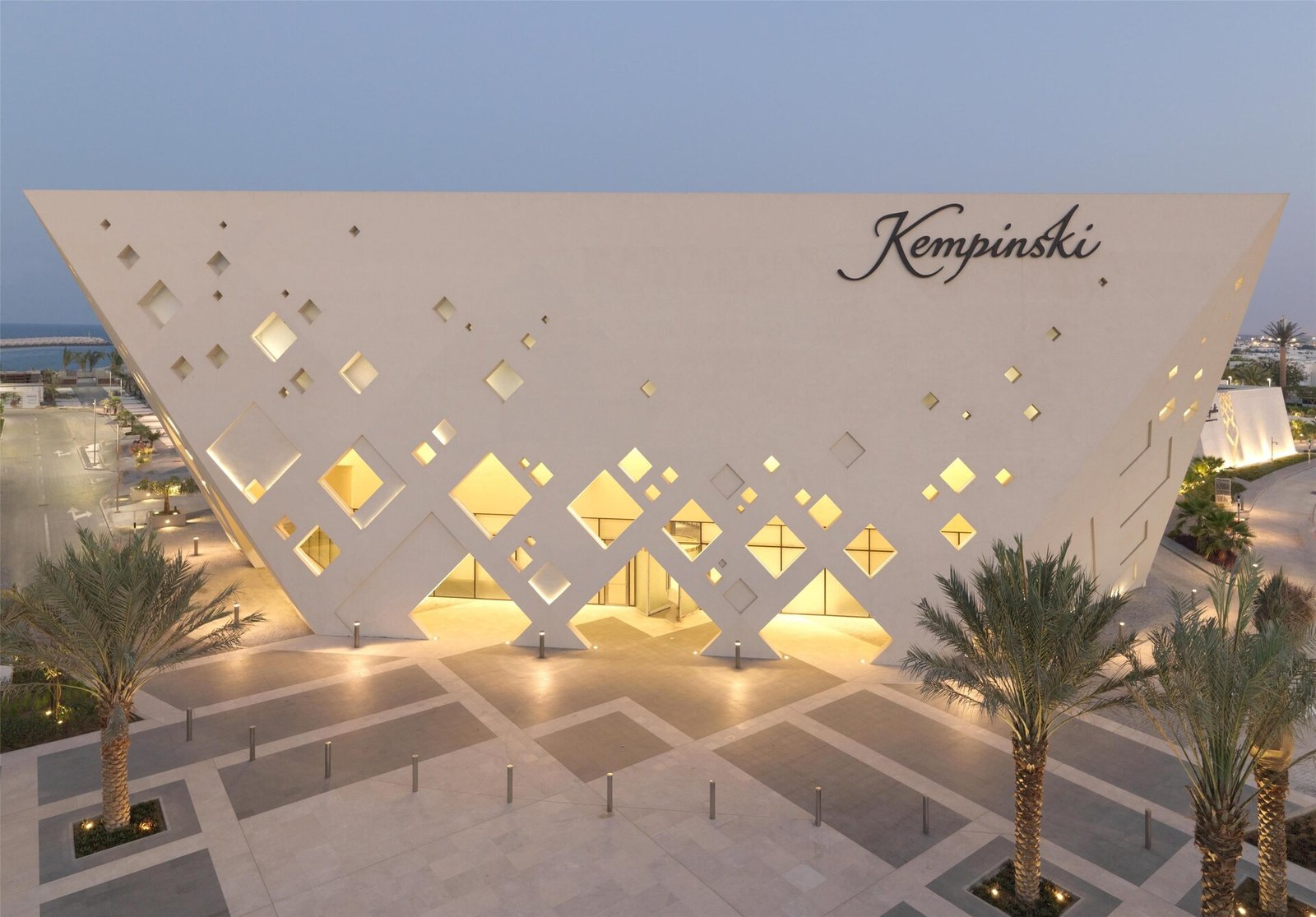 Kempinski Hotel Muscat, backstory