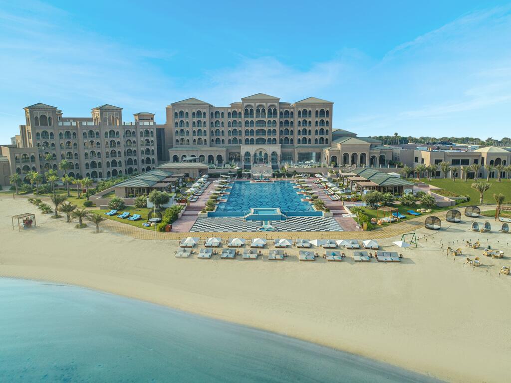 Royal Saray Resort, backstory