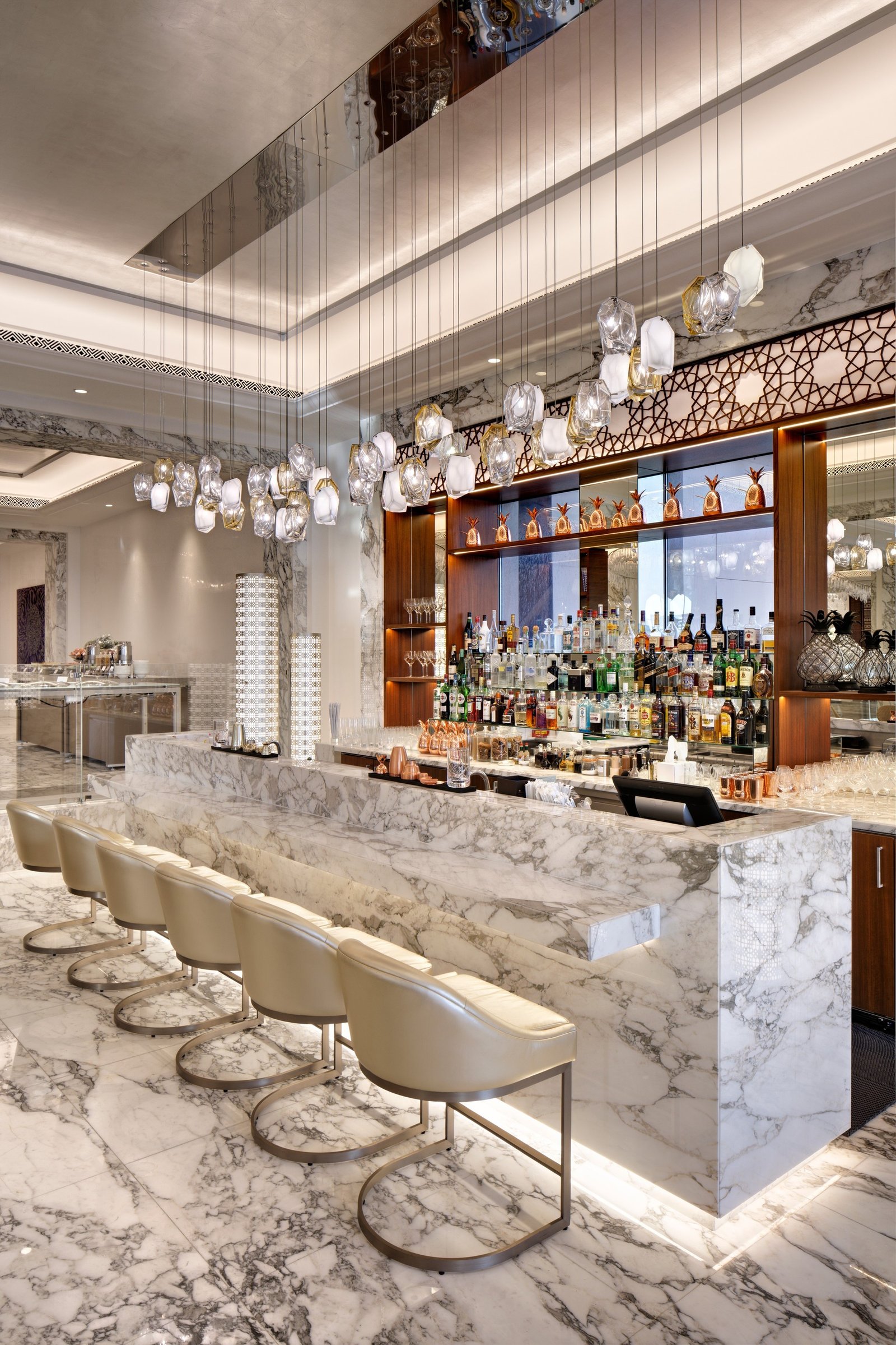Royal Saray Resort, eat & drink