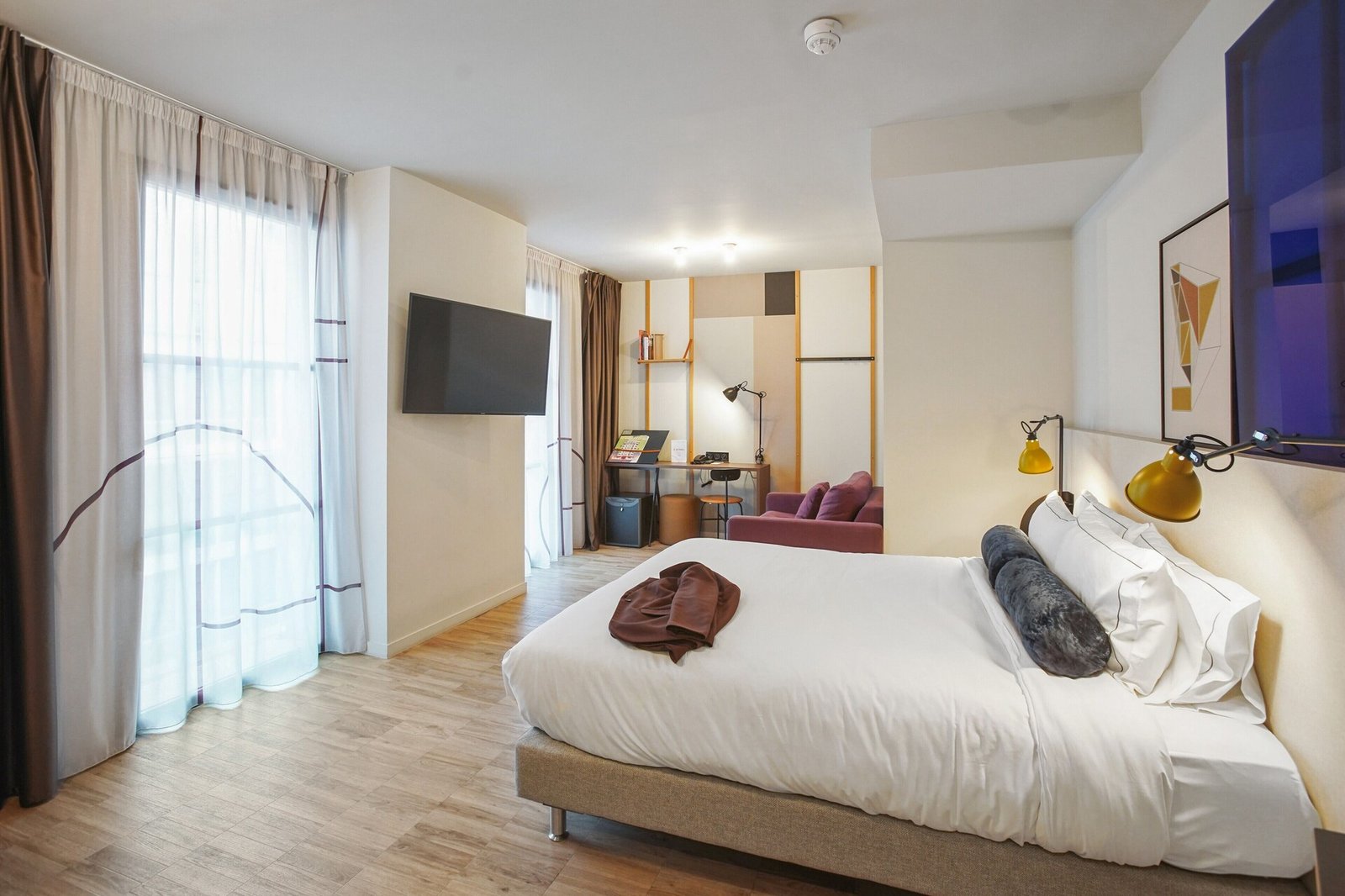 Le Grand Quartier — rooms